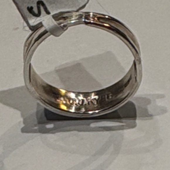 Sterling  Silver and Opal Ring - Picture 7 of 9